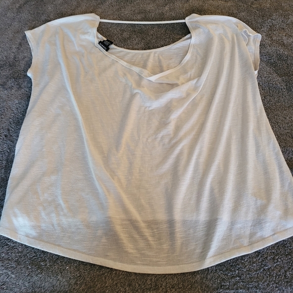 torrid slouchy t-shirt size 1 - Picture 4 of 5